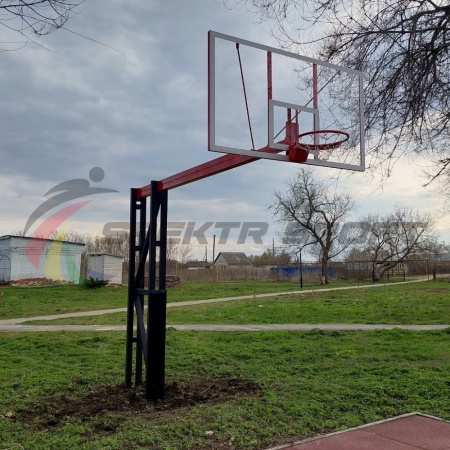 Купить Стойка баскетбольная уличная с защитой, щитом из оргстекла, аморт. кольцом и сеткой, вынос 225 см в Дмитриеве 